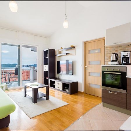 Apartment Mia - Spacious Apartment On 85 M2 With Beautiful Sea View トロギール エクステリア 写真