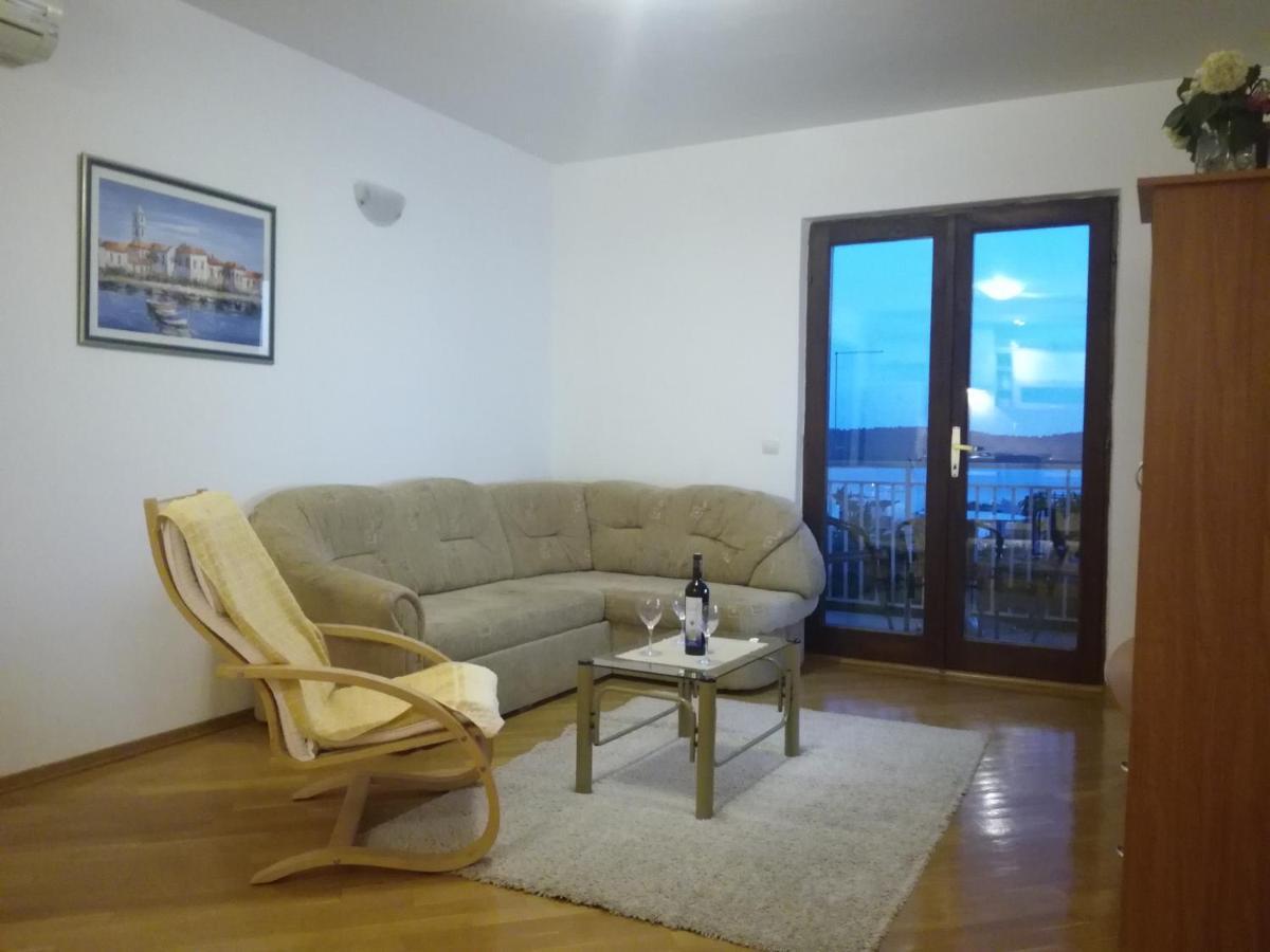 Apartment Mia - Spacious Apartment On 85 M2 With Beautiful Sea View トロギール エクステリア 写真