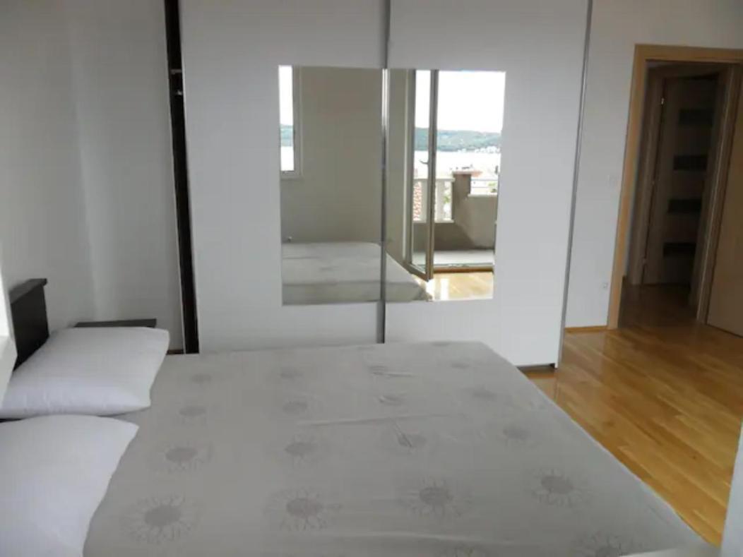 Apartment Mia - Spacious Apartment On 85 M2 With Beautiful Sea View トロギール エクステリア 写真