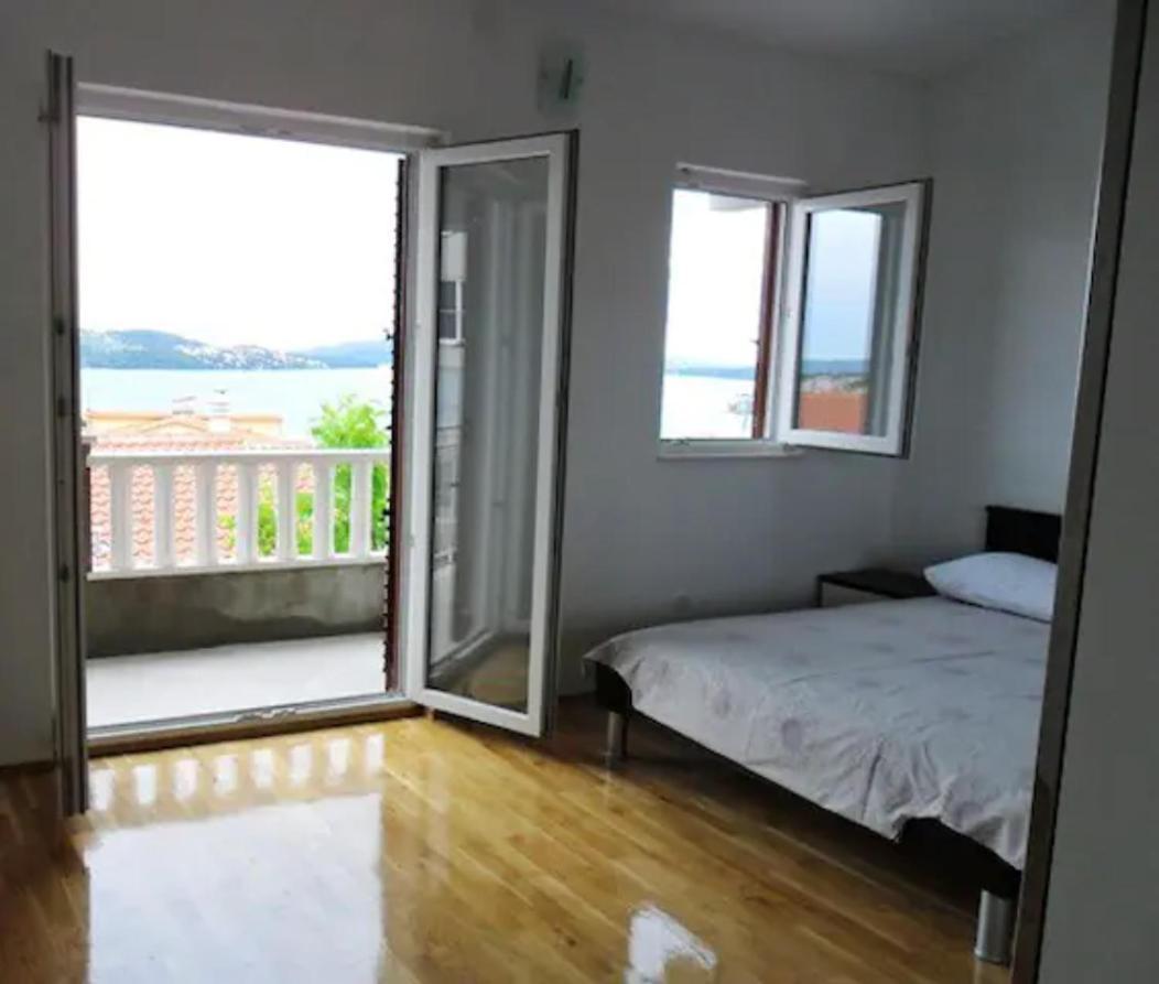 Apartment Mia - Spacious Apartment On 85 M2 With Beautiful Sea View トロギール エクステリア 写真