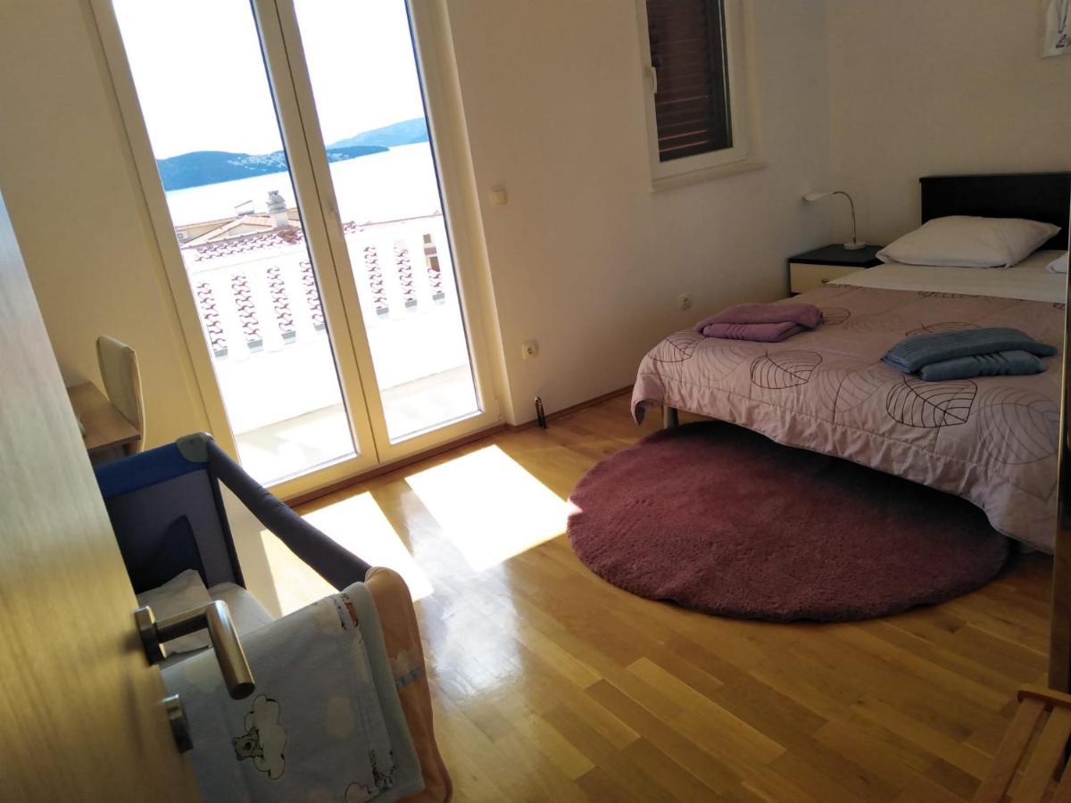 Apartment Mia - Spacious Apartment On 85 M2 With Beautiful Sea View トロギール エクステリア 写真