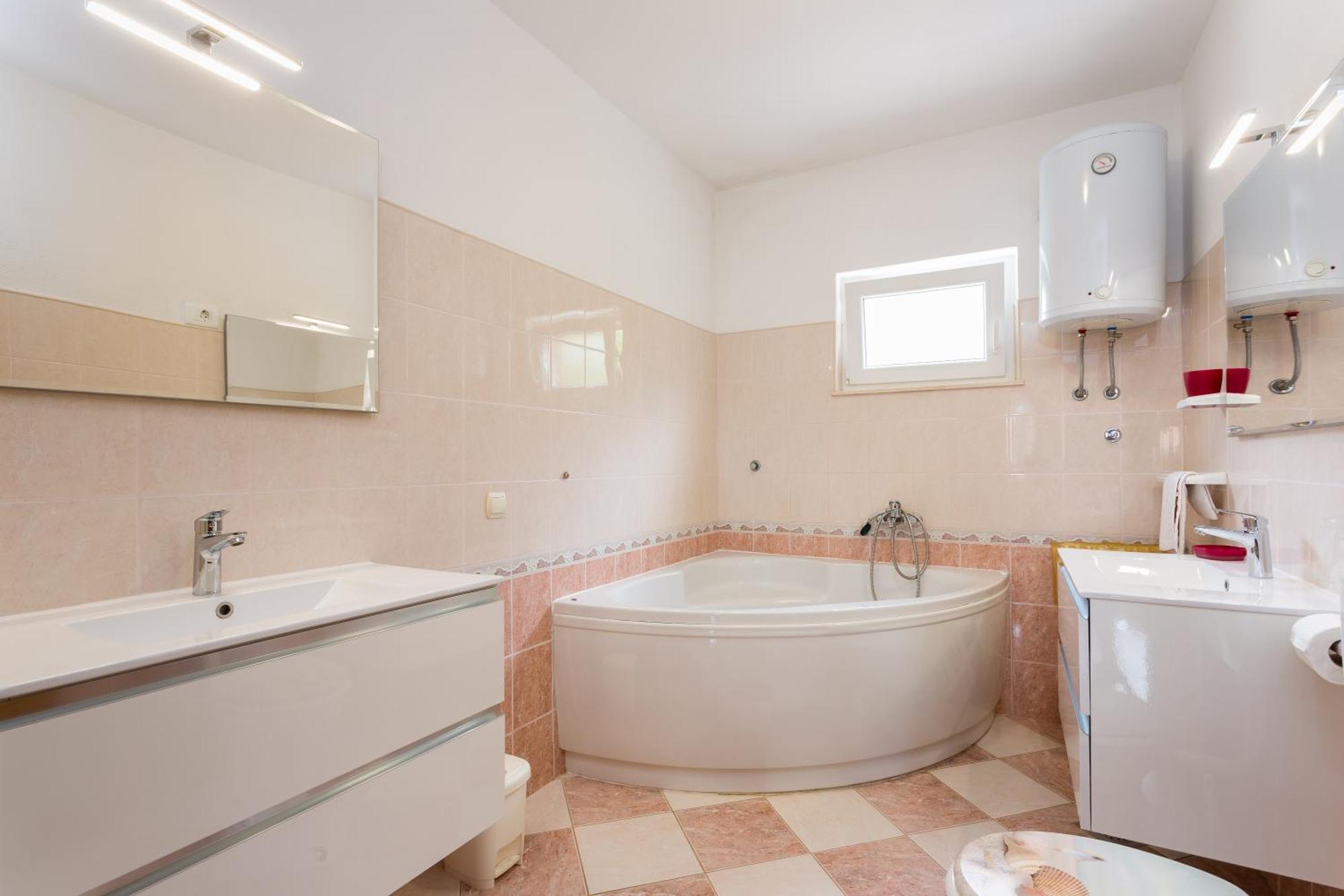 Apartment Mia - Spacious Apartment On 85 M2 With Beautiful Sea View トロギール エクステリア 写真